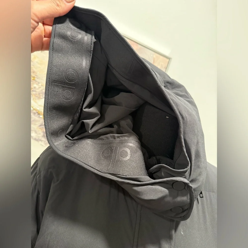 ALO Yoga Black Puffer Coat